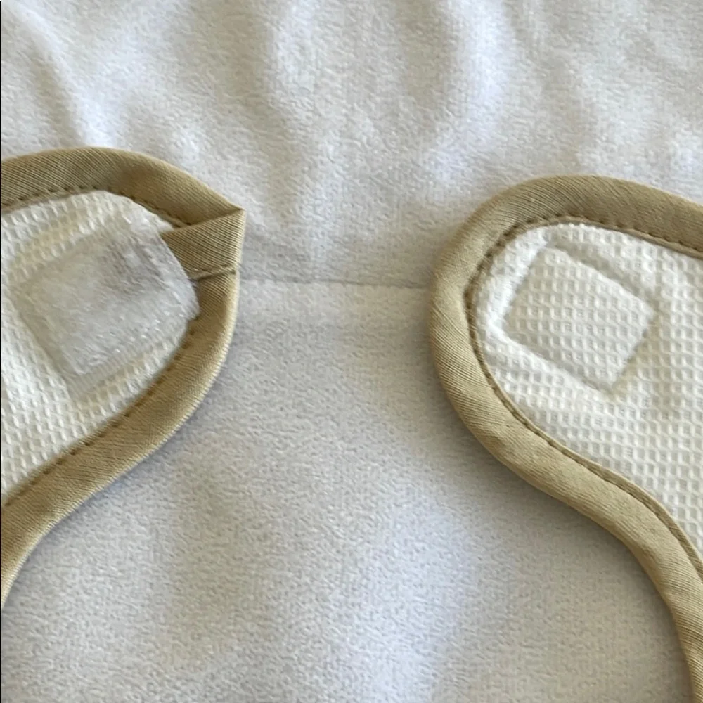 Adorable NWT Teddy Bear Embroidered Baby Bib